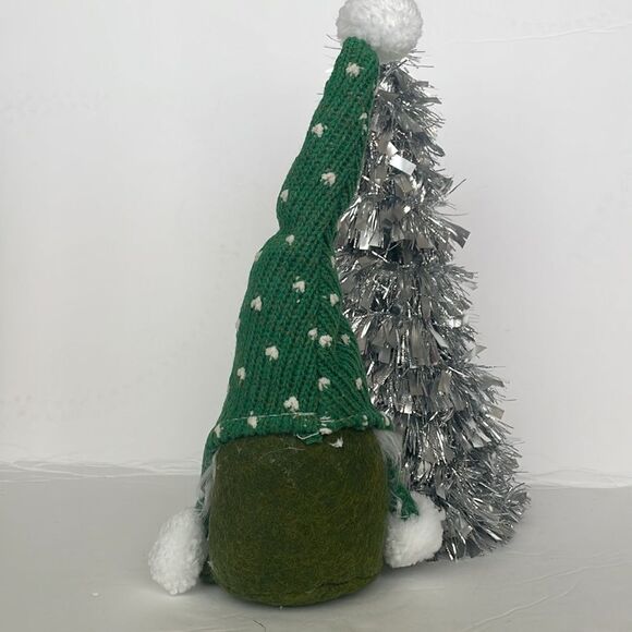 435 - GREEN CHRISTMAS GNOME - Picture 4 of 4
